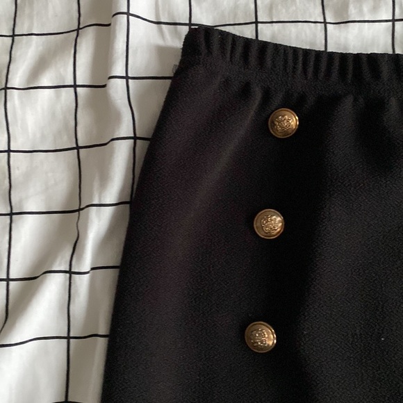 SHEIN black shirt with buttons - Picture 2 of 3
